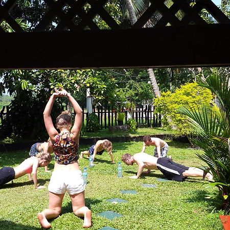 Grand Villa Hikkaduwa Bagian luar foto