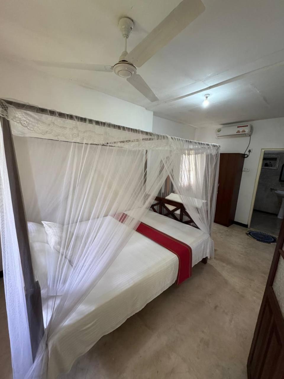 Grand Villa Hikkaduwa Bagian luar foto