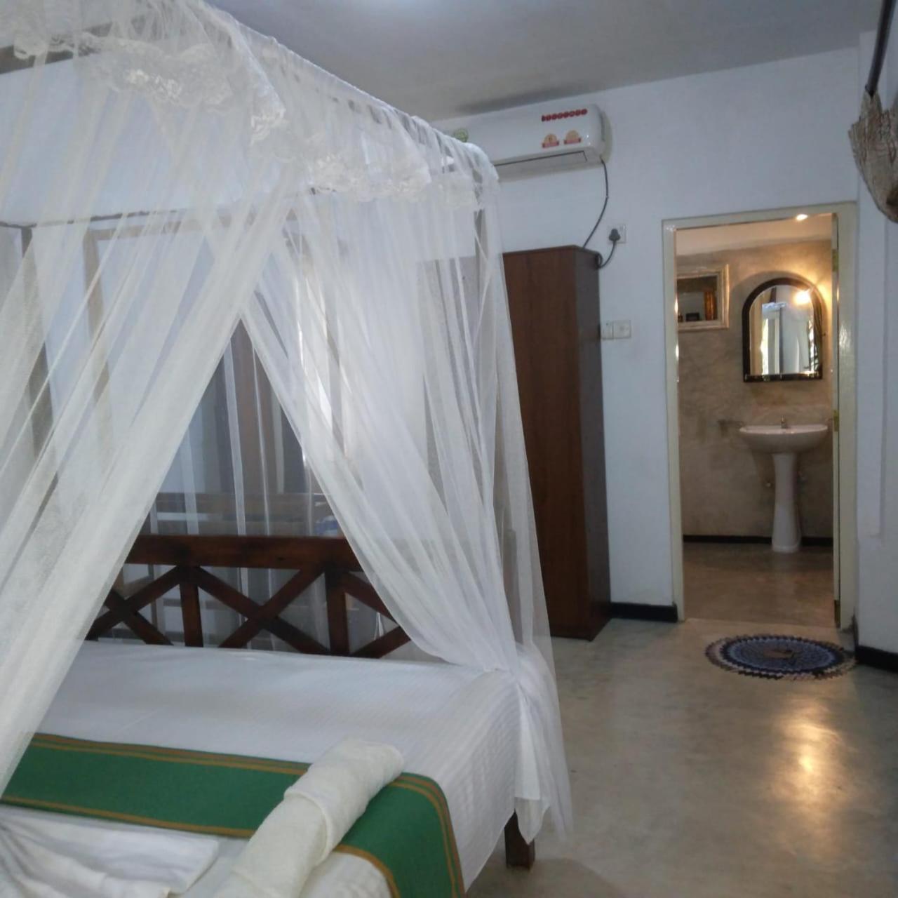 Grand Villa Hikkaduwa Bagian luar foto