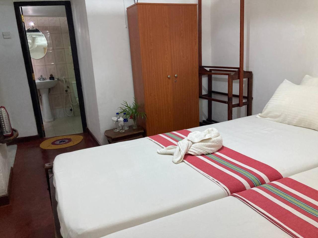 Grand Villa Hikkaduwa Bagian luar foto