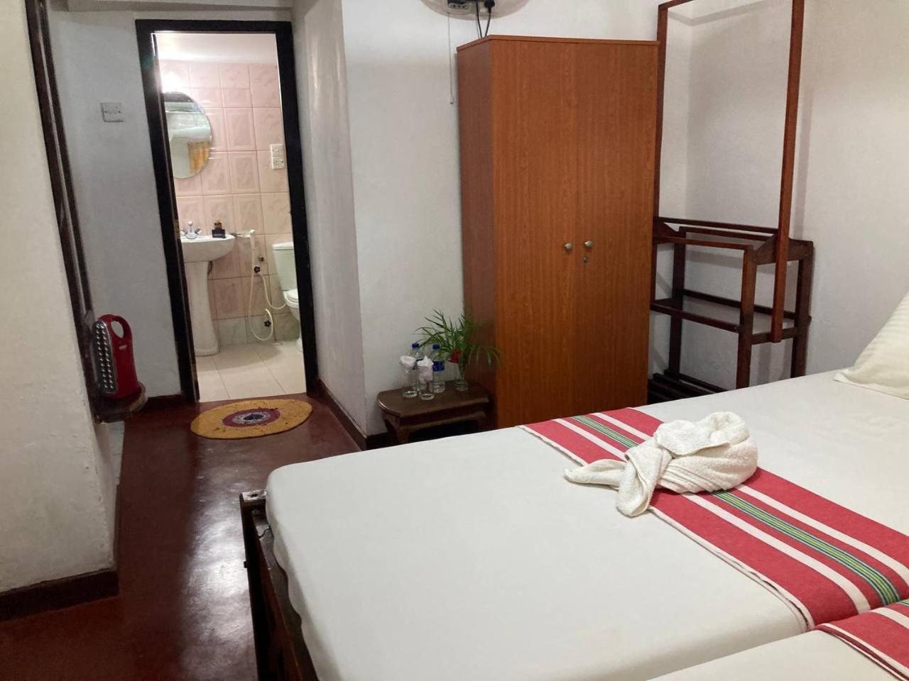 Grand Villa Hikkaduwa Bagian luar foto